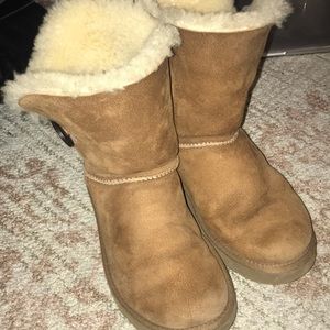Bailey button Uggs